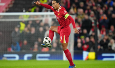 Virgil Van Dijk déçu de l’offre de prolongation de Liverpool