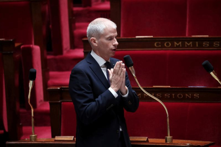 RIESTER JUGE "SECTAIRE" LA POSITION DES NOUVEAUX MAIRES ÉCOLOGISTES SUR LA 5G