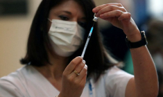 CORONAVIRUS: ISRAËL ENVISAGE DE PROPOSER UNE QUATRIÈME DOSE DU VACCIN À TOUS LES ADULTES