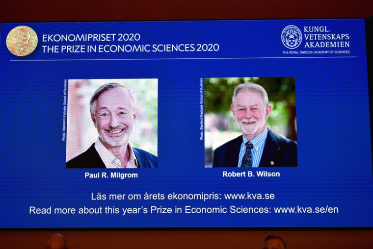LE NOBEL D'ÉCONOMIE AUX AMÉRICAINS MILGROM ET WILSON, SPÉCIALISTES DES ENCHÈRES