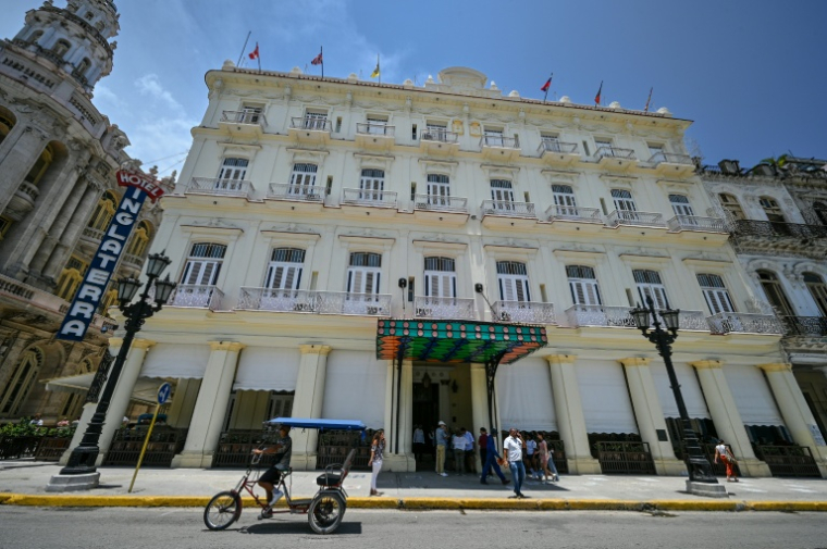 L'hôtel Inglaterra de la chaîne hôtelière canadienne Blue Diamond, le 1er juin 2026 à La Havane, à Cuba ( AFP / ADALBERTO ROQUE )