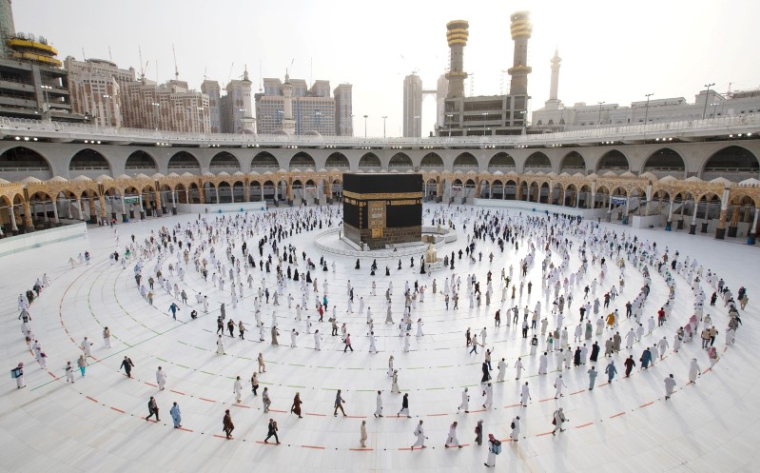 CORONAVIRUS: L'ARABIE INTERDIT LE PÈLERINAGE À LA MECQUE AUX ÉTRANGERS