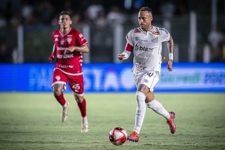 Neymar gagne encore avec Santos
