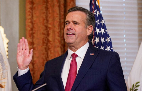 John Ratcliffe prête serment en tant que directeur de la CIA à Washington