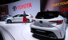 TOYOTA ABAISSE SA PRÉVISION DE BÉNÉFICE EN RAISON DU YEN