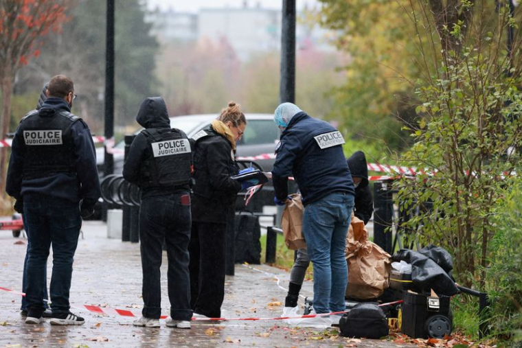 Prise de vue dans une rue de Trappes, une banlieue proche de Paris