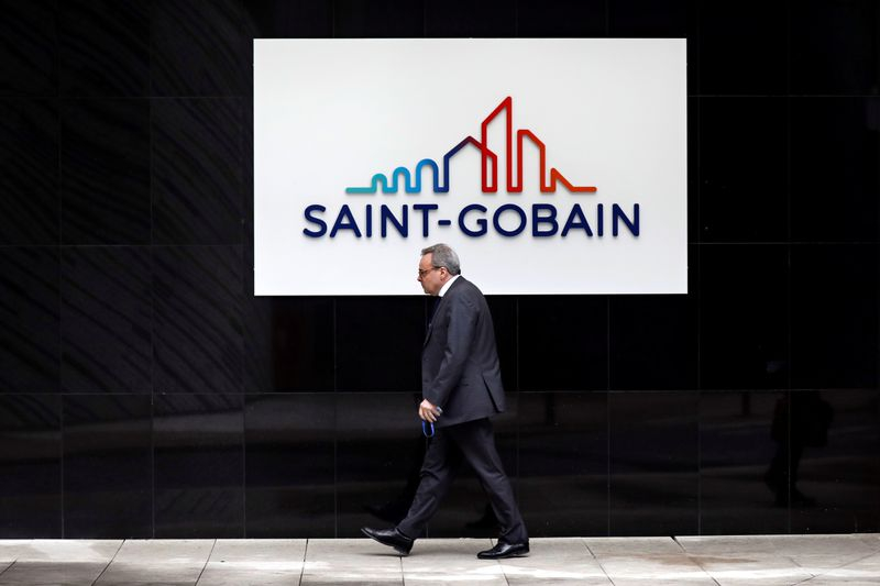 SAINT-GOBAIN PRÉVOIT UNE RÉSULTAT D'EXPLOITATION RECORD AU PREMIER SEMESTRE, LE TITRE GRIMPE