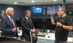 Gironde: Macron et Steinmeier visitent une entreprise de véhicules spatiaux