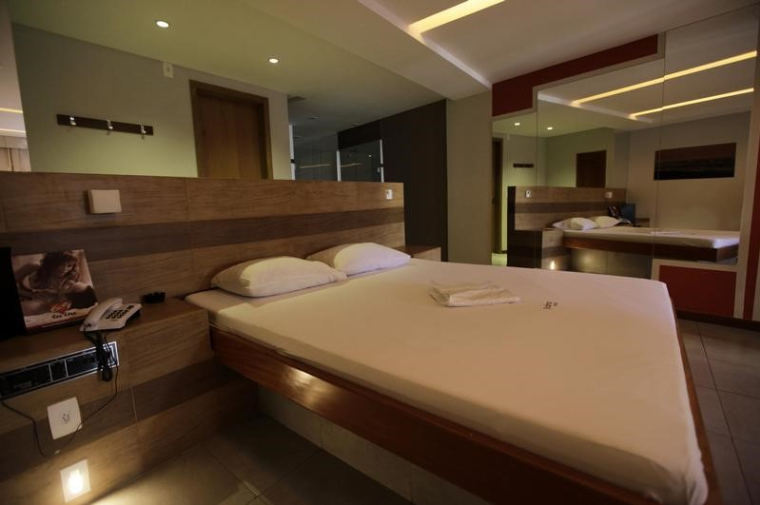 ELIS VA S'OFFRIR LE BRITANNIQUE BERENDSEN POUR 2,2 MILLIARDS DE LIVRES