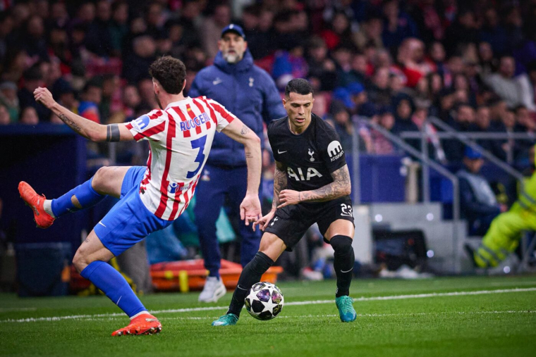 Pedro Porro lèche les bottes de Tudor et défend Kinsky