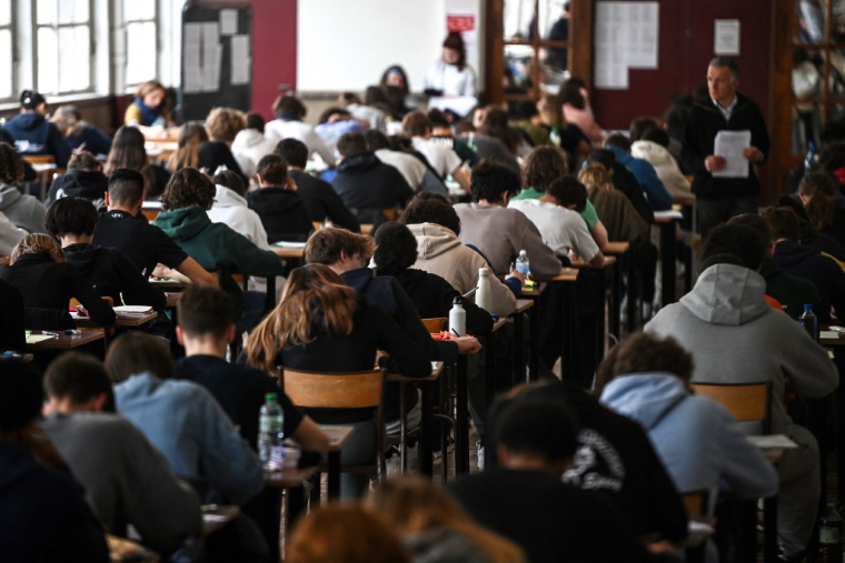 ( AFP / CHRISTOPHE ARCHAMBAULT )