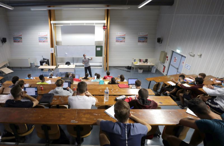 CORONAVIRUS: PAS DE LIEN CLAIR ENTRE RÉOUVERTURE DES ÉCOLES ET HAUSSE DES CAS