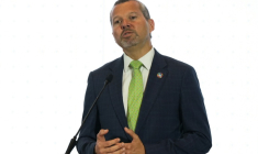 Le secrétaire général de l'Organisation maritime internationale (OMI), Arsenio Dominguez, à Panama City (Panama), le 7 mai 2026 ( AFP / ARNULFO FRANCO )