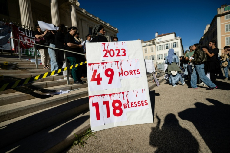 Manifestation à l'appel de familles des victimes du trafic de drogue, à Marseille le 14 septembre 2024 ( AFP / CLEMENT MAHOUDEAU )