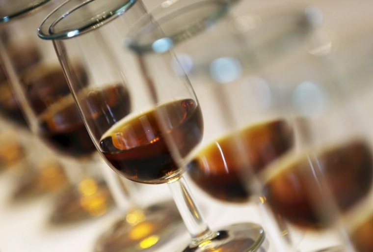 LE SUCCÈS DU COGNAC POUSSE LES VITICULTEURS À PLANTER PRUDEMMENT