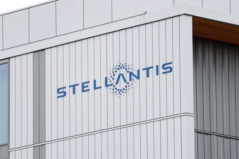 Usine de fabrication de Stellantis à Poissy, près de Paris
