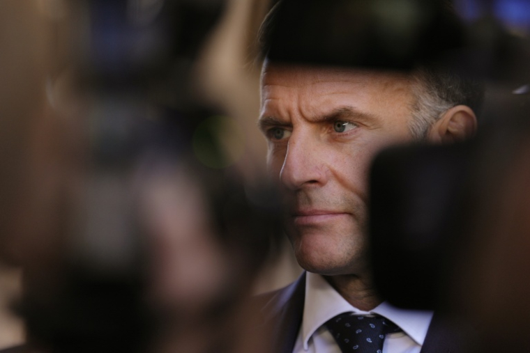 Le président français Emmanuel Macron s'adresse aux médias à Marseille, le 26 octobre 2026 ( POOL / Aurelien Morissard )