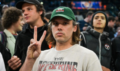 Orelsan tacle les Mbappé… et lui-même dans son nouvel album