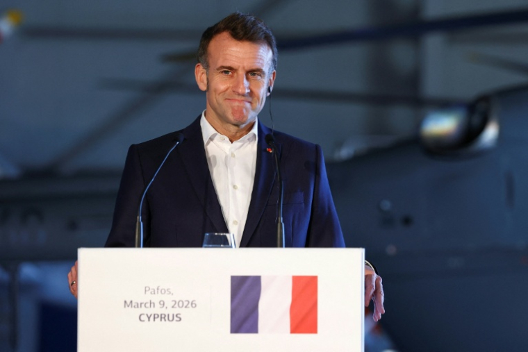 Le président français Emmanuel Macron le 9 mars 2026, à Chypre ( POOL / Gonzalo Fuentes )