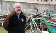 Hommage aux migrants : des bateaux de Lampedusa transformés en violons