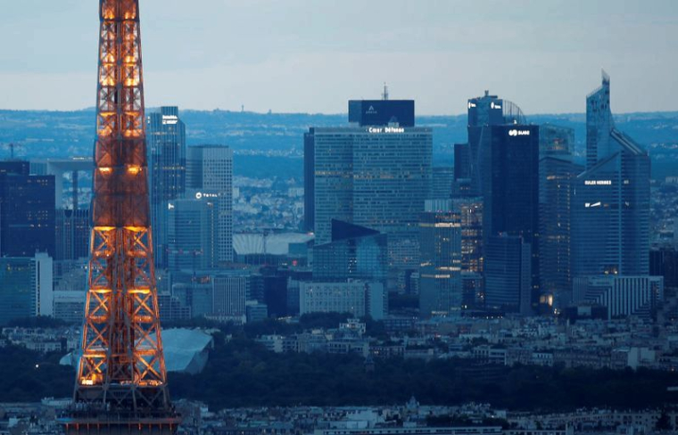 LA FRANCE LANCE UN PLAN DE 100 MILLIARDS D'EUROS POUR SOUTENIR L'ÉCONOMIE ET L'EMPLOI