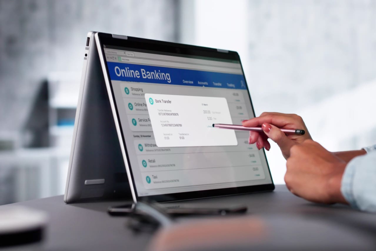(Les lignes de votre relevé de compte en disent long sur vos mouvements bancaires : ouvrez l'œil ! - Visuel Adobe Stock)