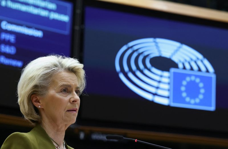 La présidente de la Commission européenne, Ursula von der Leyen, s'adresse au Parlement européen à Bruxelles