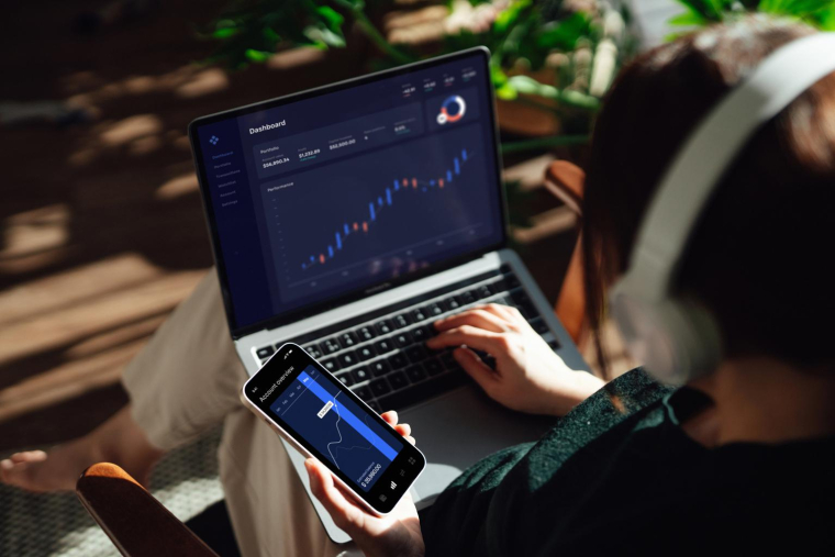 Les bitcoins connaissant des performances attrayantes sur le long terme. L’investissement sur cet actif peut se faire via des instruments encadrés, lisibles et compatibles avec des dispositifs d’investissement traditionnels. ( crédit photo : Getty Images )