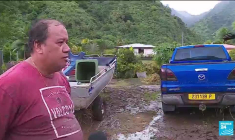 Tahiti : fortes inondations à Teahupoo, solidarité pour évacuer la boue, vigilance météo sur l'île