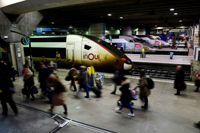 Jean Castex, le PDG de la SNCF, s'est dit mardi "sidéré" par l'ampleur prise par la polémique "no kids" autour des voitures TGV "sans enfants" de la nouvelle classe affaires Optimum ( AFP / MARTIN BUREAU )
