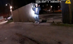 USA: LES AUTORITÉS DE CHICAGO PUBLIENT LA VIDÉO D'UN POLICIER ABATTANT UN GARÇON DE 13 ANS