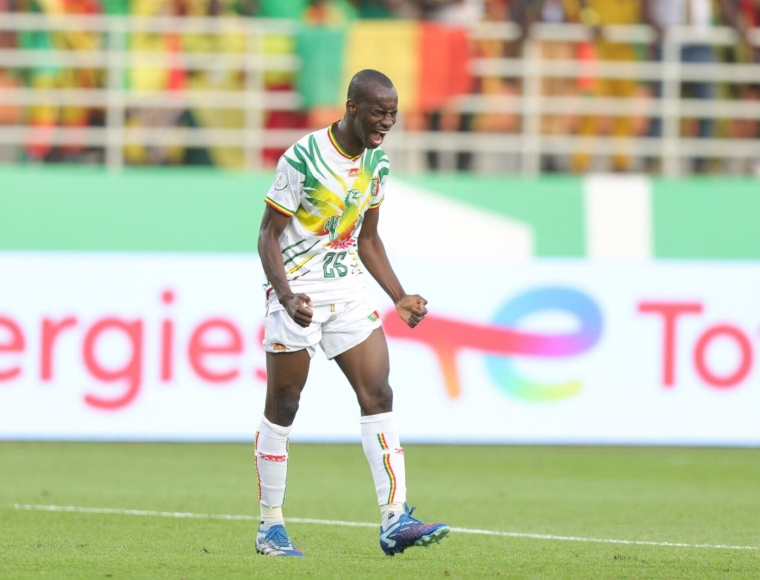 L'incroyable but de Kamory Doumbia