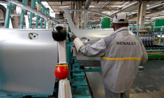 APPEL SYNDICAL À DES DÉBRAYAGES DANS L'USINE À FLINS