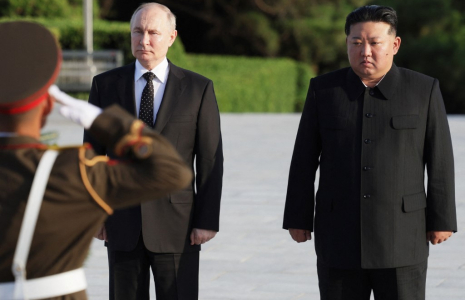Vladimir Poutine et Kin Jong Un à Pyongyang, en Corée du Nord, le 19 juin 2024. ( POOL / GAVRIIL GRIGOROV )
