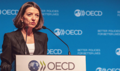 La chef économiste Laurence Boone, vient de délivrer un message : l'annonce de vaccins et des réponses économiques puissantes donnent des raisons d'être optimistes. (© OCDE/V. Tonelli)