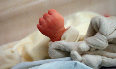 Les violences sexuelles sur les nourrissons restent un phénomène tabou qui demeure largement sous les radars en France, en dépit des cris d'alerte de professionnels de terrain ( AFP / DIDIER PALLAGES )