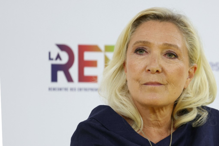 Marine Le Pen à Paris, le 27 août 2027. ( AFP / THOMAS SAMSON )