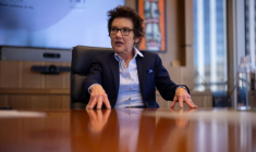 Mary Daly, présidente de la Banque fédérale de réserve de San Francisco, lors d'une interview avec Reuters