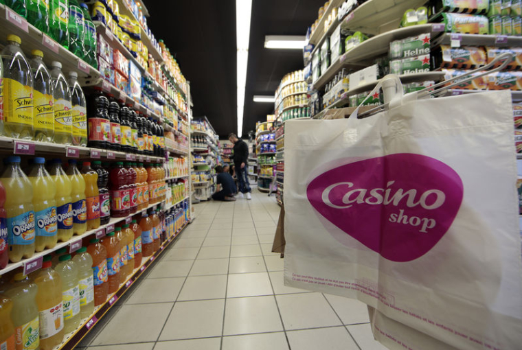 CASINO VISE DEUX MILLIARDS D'EUROS DE CESSIONS SUPPLÉMENTAIRES