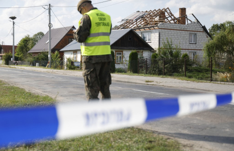 Une maison touchée par un drone russe à Wyryki-Wola, en Pologne, le 10 septembre 2025. ( AFP / WOJTEK RADWANSKI )