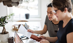 L’administration fiscale use de nouvelles technologies et des ressources en ligne pour traquer les fraudeurs. ( crédit photo : GettyImages )