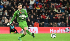 Un gardien capable de marquer rejoint Leicester