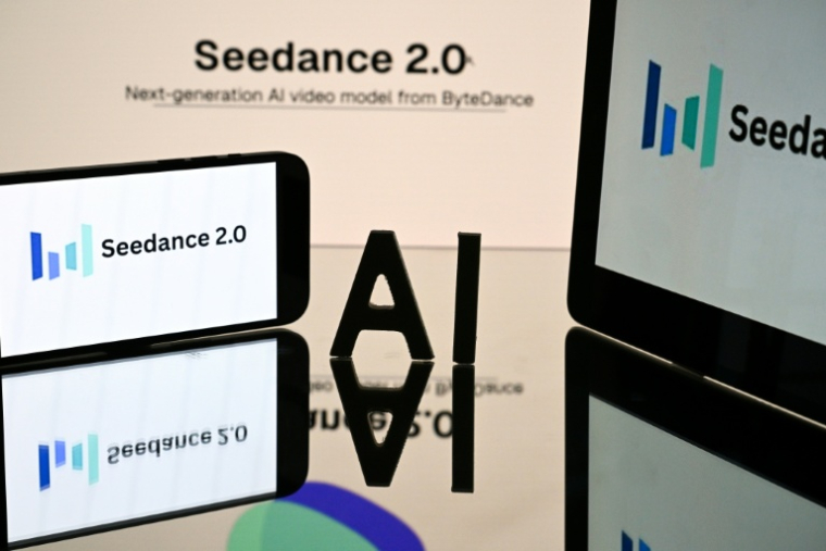 Le logo Seedance 2.0, un modèle grand public d'intelligence artificielle (IA) qui permet de générer des vidéos grâce à des instructions textuelles, déployé par le géant technologique chinois ByteDance, propriétaire de TikTok ( AFP / Lionel BONAVENTURE )