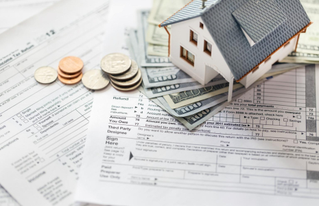 L’Impôt sur la fortune immobilière (IFI) est une taxe sur tout patrimoine immobilier dépassant 1,3 M €. ( crédit photo : Shutterstok )