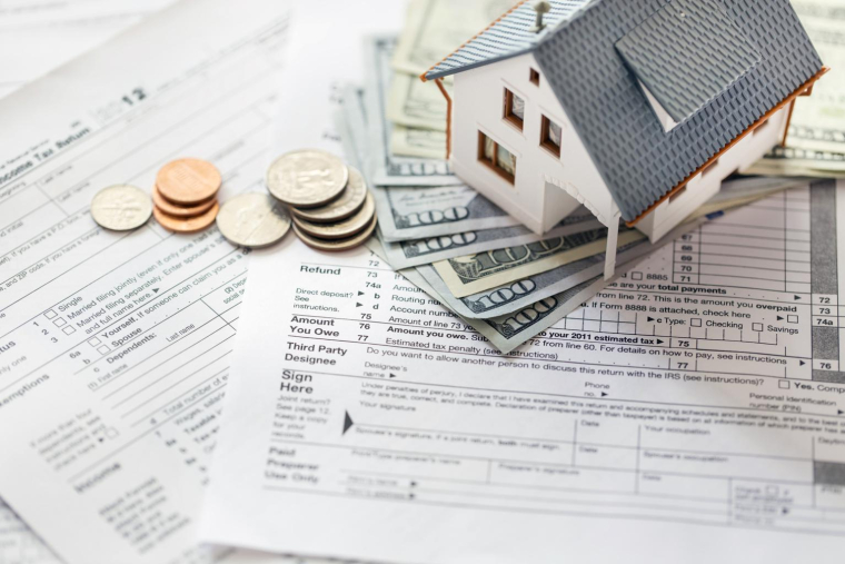L’Impôt sur la fortune immobilière (IFI) est une taxe sur tout patrimoine immobilier dépassant 1,3 M €. ( crédit photo : Shutterstok )