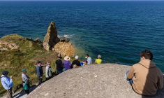 Des touristes à la "Pointe du Hoc", en Normandie (illustration) ( AFP / SAMEER AL-DOUMY )