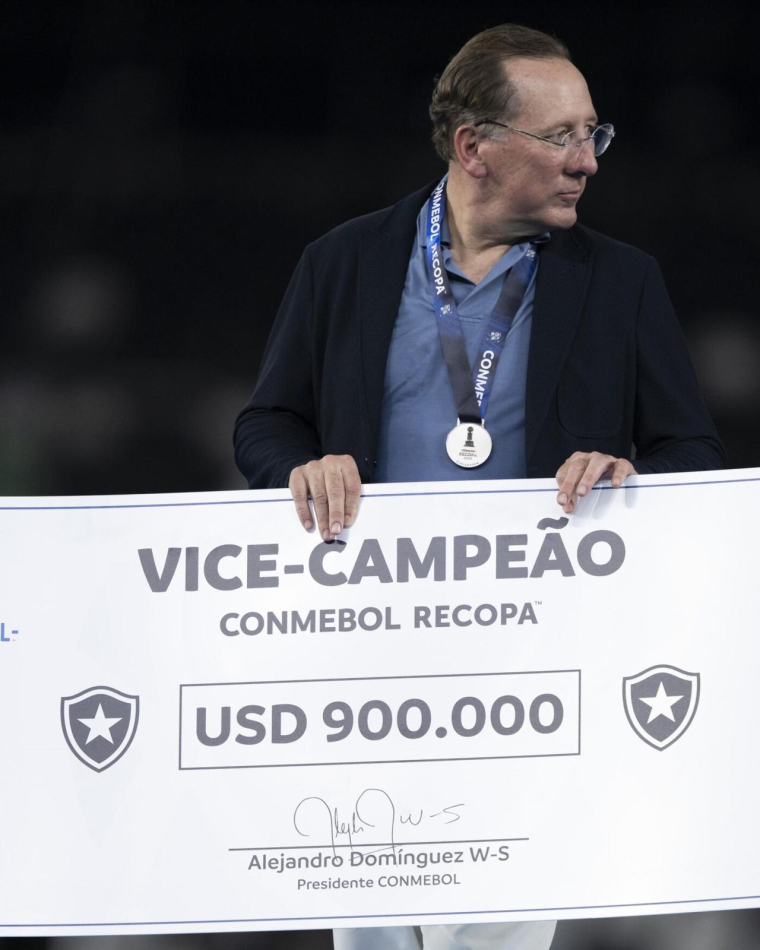 John Textor pique (encore) le PSG