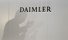 DAIMLER AVERTIT SUR SON BÉNÉFICE TRIMESTRIEL