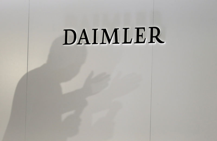 DAIMLER AVERTIT SUR SON BÉNÉFICE TRIMESTRIEL