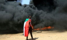 LES ETATS-UNIS ET LA GRANDE-BRETAGNE CONDAMNENT LE COUP D'ETAT MILITAIRE AU SOUDAN